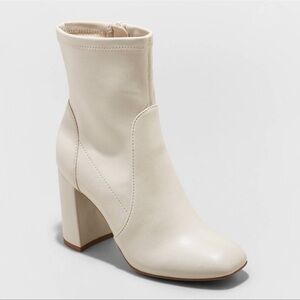 Elegant White Ankle Boots